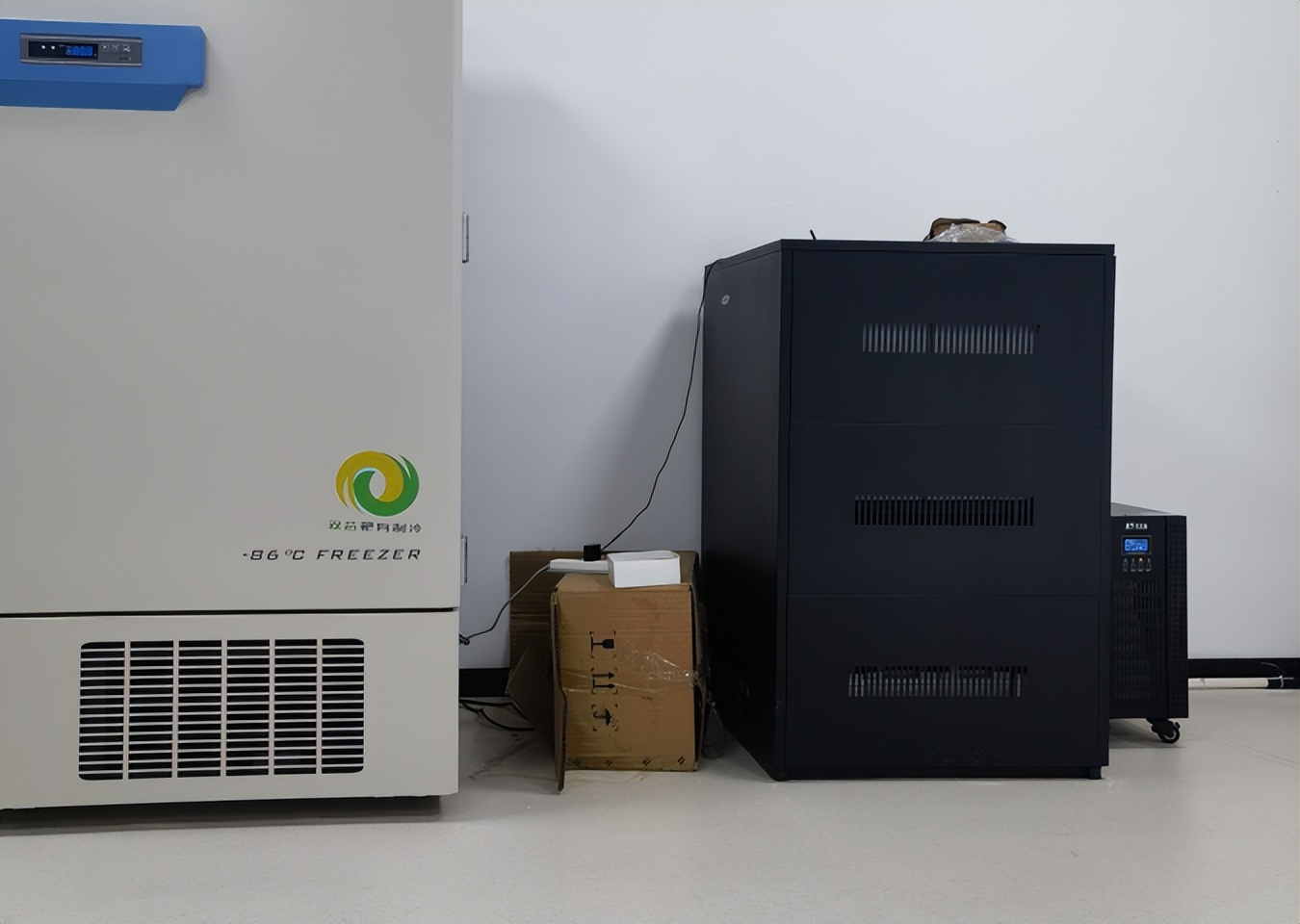 医疗设备UPS解决方案_数据中心UPS定制_不间断电源