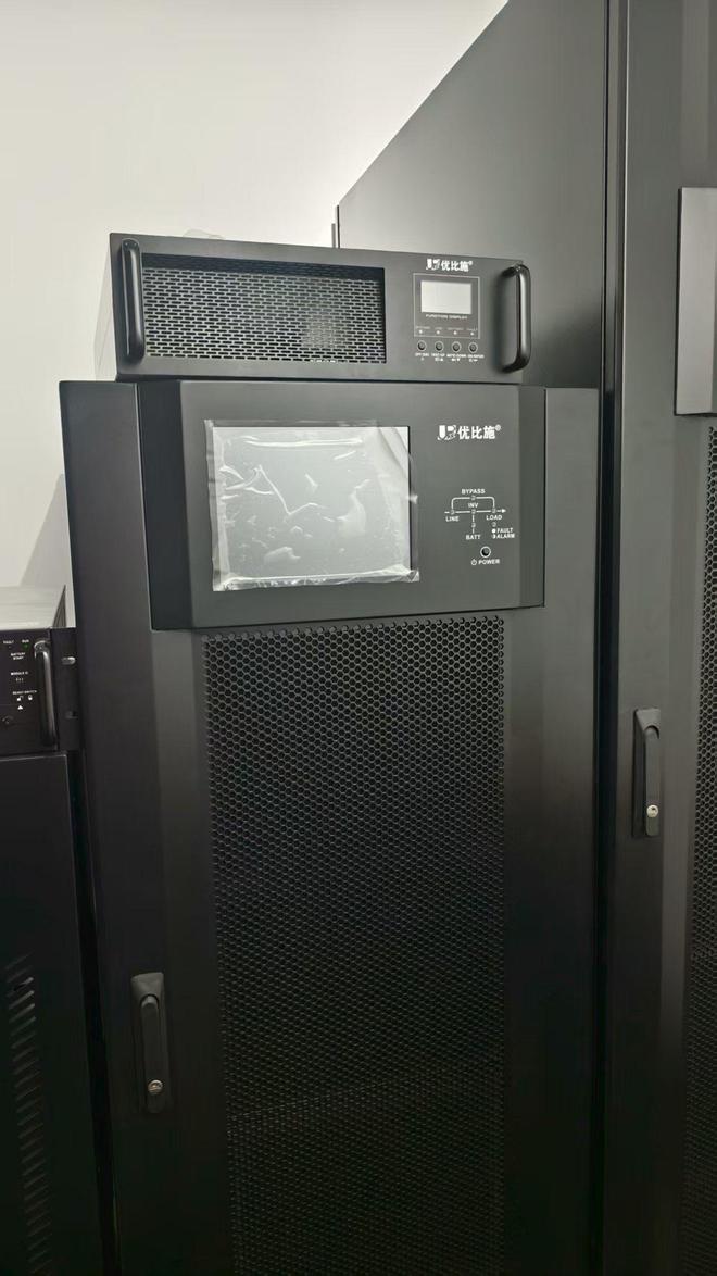 机架式UPS电源_数据中心备用电源_UPS电源