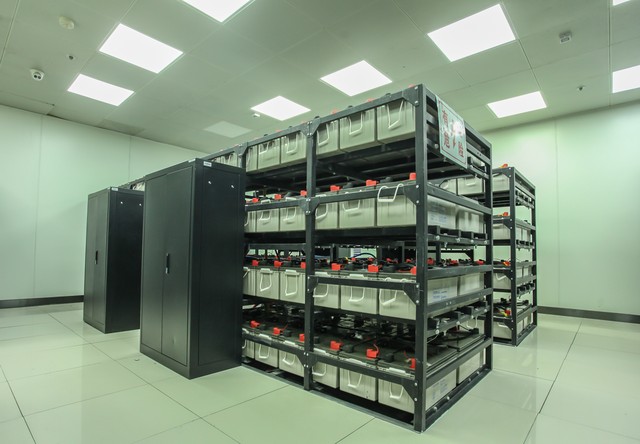 UPS电源_高端UPS电源系统_数据中心不间断电源解决方案