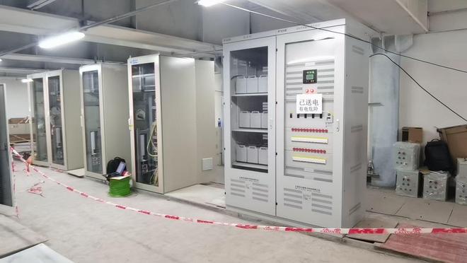 UPS电源_在线互动式UPS_市电优先智能稳压UPS